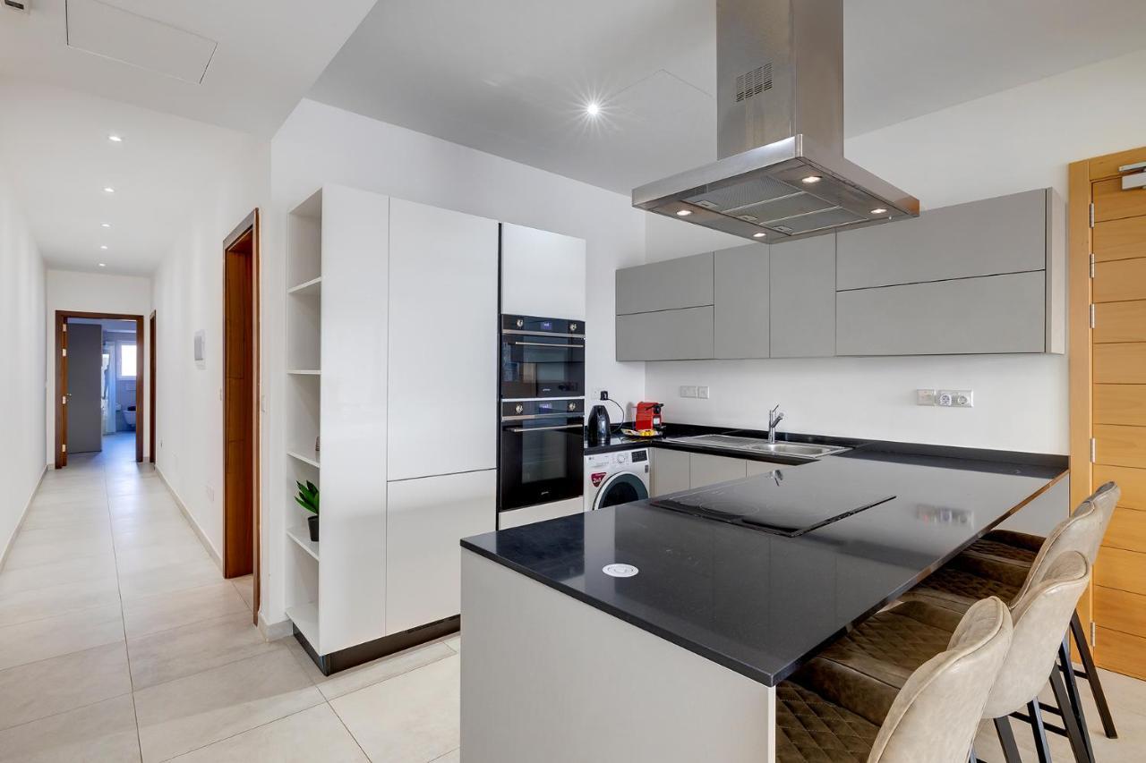 Deluxe Apartment With Valletta And Harbour Views Sliema Kültér fotó